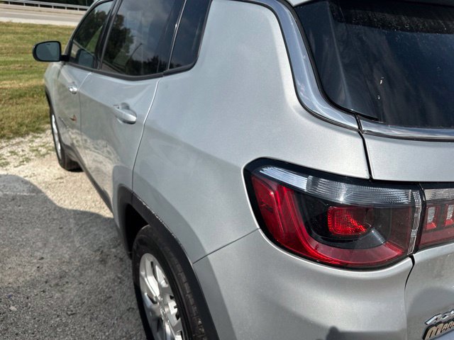 Used 2024 Jeep Compass Latitude AWD/4WD image 16