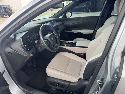 Used 2023 Lexus RX 350 Premium w/ Accessory Package image 25