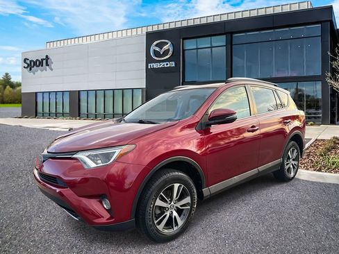 Used 2018 Toyota RAV4 XLE image 8