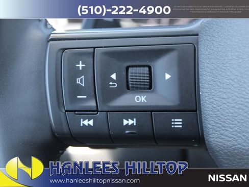 Used 2025 Nissan Rogue SV FWD image 29