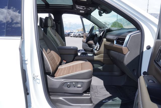 Used 2026 GMC Yukon Denali Ultimate w/ LPO, Floor Liner Package AWD/4WD image 25