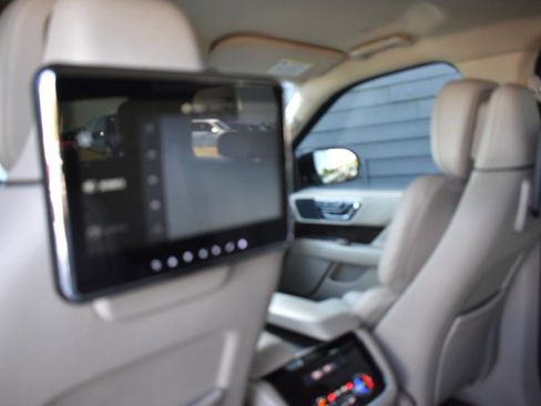Used 2018 Lincoln Navigator Select RWD image 45