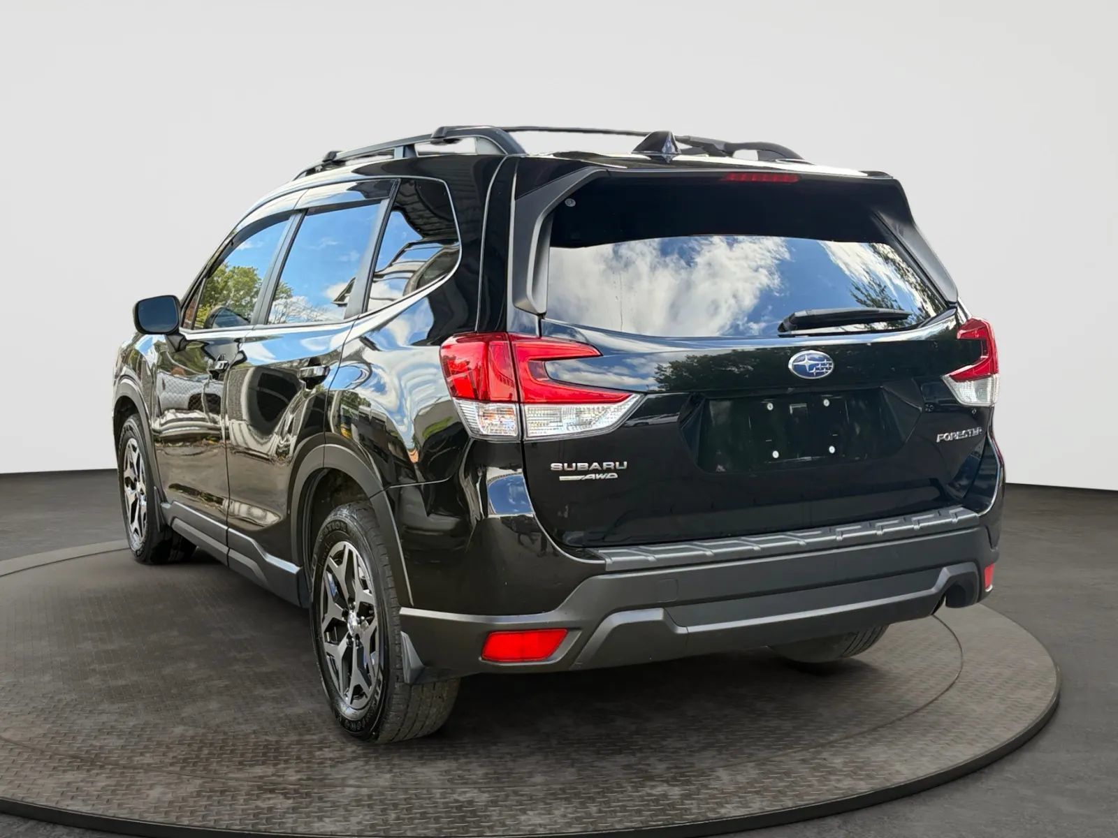 Used 2020 Subaru Forester Premium w/ Popular Package #1 AWD/4WD image 8