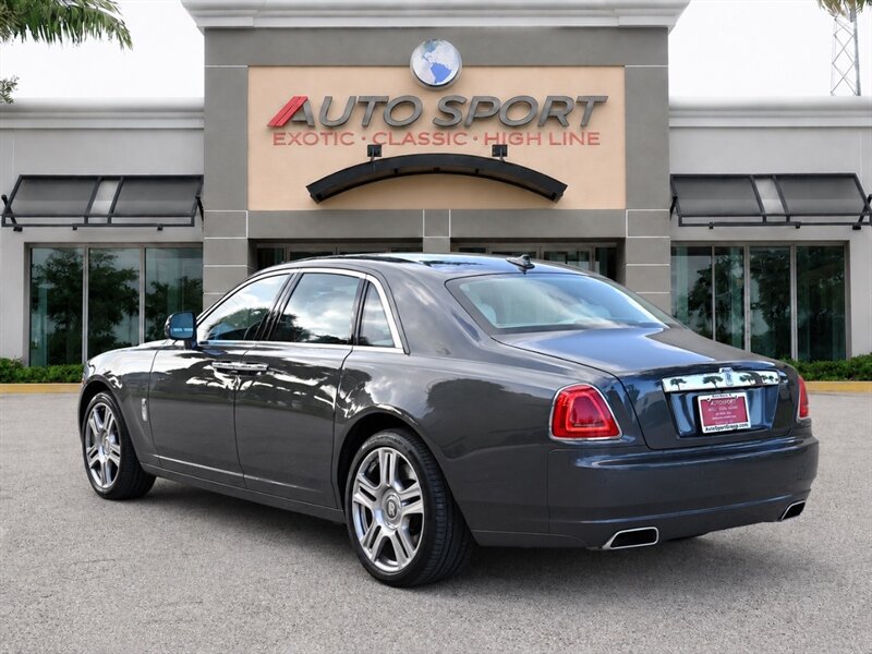 Used 2011 Rolls-Royce Ghost RWD image 2