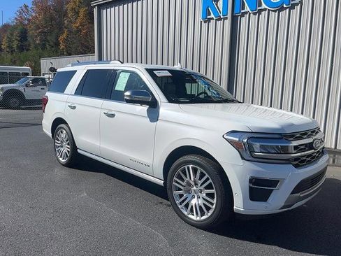 Certified 2024 Ford Expedition Platinum image 4