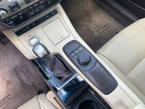 Used 2016 Lexus ES 350 w/ Premium Package w/Wood Trim image 39