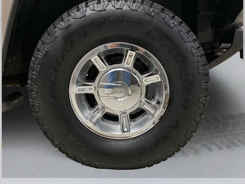 Used 2005 HUMMER H2 Luxury w/ Preferred Equipment Group image 16