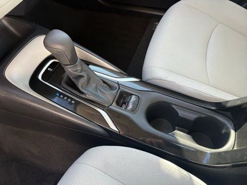 Used 2020 Toyota Corolla LE image 20