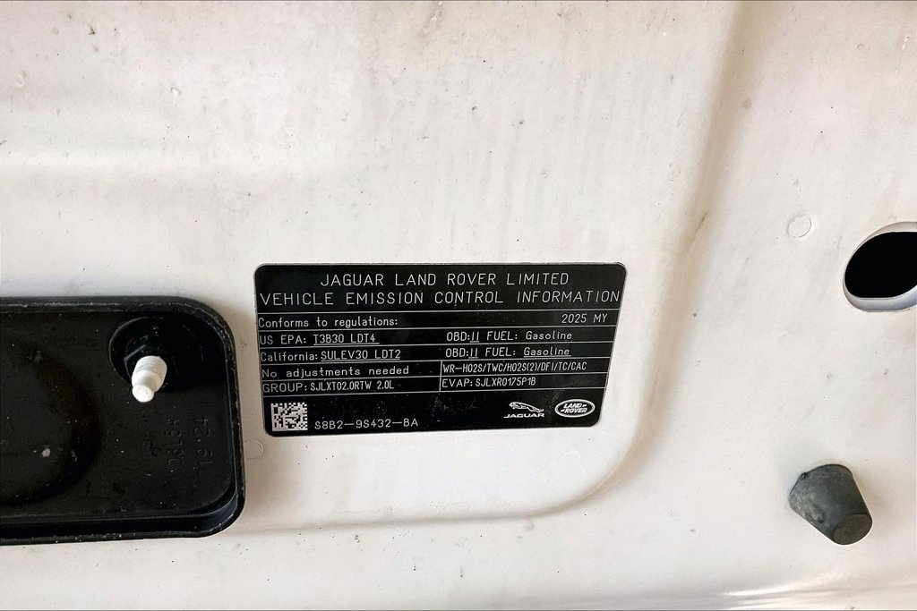 Certified 2025 Land Rover Defender 110 S AWD/4WD image 32