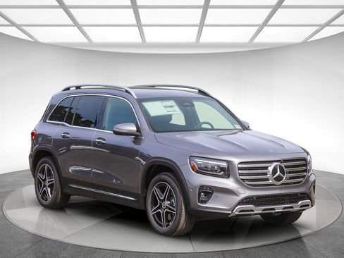 New 2026 Mercedes-Benz GLB 250 4MATIC image 5