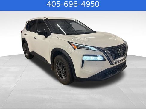 Used 2021 Nissan Rogue S FWD image 2