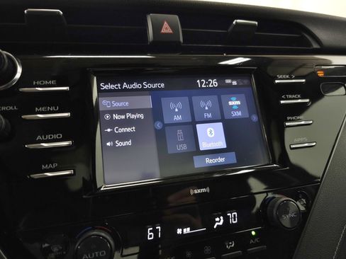 Used 2020 Toyota Camry SE FWD image 21