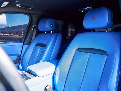 Used 2021 Rolls-Royce Cullinan Black Badge image 51