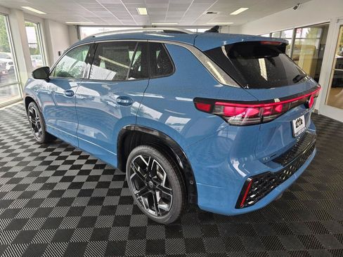 New 2026 Volkswagen Tiguan SEL R-Line AWD/4WD image 5