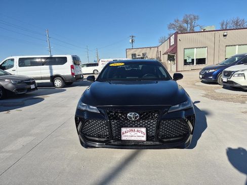 Used 2022 Toyota Avalon Touring w/ Advanced Safety Package image 2