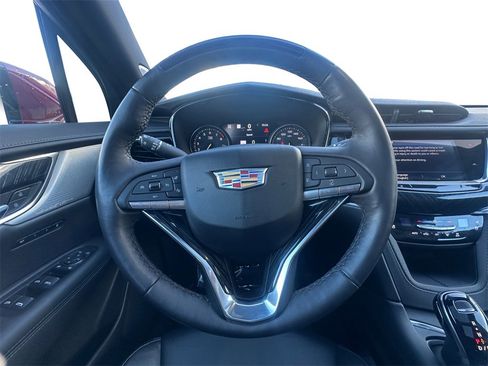 Used 2023 Cadillac XT6 Premium Luxury w/ Technology Package image 12
