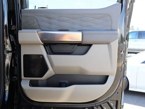 Used 2025 Ford F350 Platinum w/ Platinum Plus Package AWD/4WD image 32