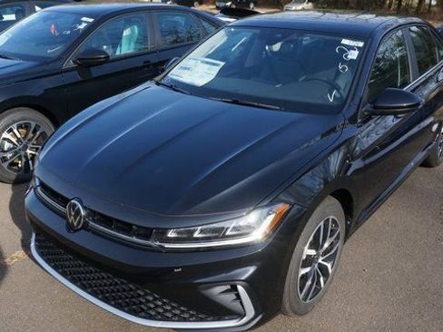 New 2026 Volkswagen Jetta SE image 3