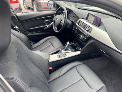Used 2018 BMW 320i xDrive Sedan w/ Convenience Package AWD/4WD image 10
