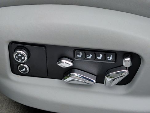 New 2025 Bentley Flying Spur Plug-In Hybrid AWD/4WD image 24