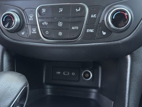 Used 2022 Chevrolet Equinox LT AWD/4WD image 26