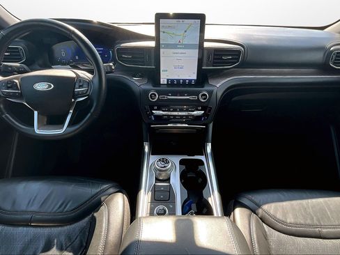 Used 2020 Ford Explorer Platinum w/ Premium Technology Package image 14