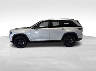 Used 2025 Jeep Grand Cherokee Limited w/ Luxury Tech Group II RWD video 2