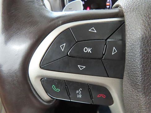 Used 2017 Jeep Grand Cherokee Overland AWD/4WD image 25