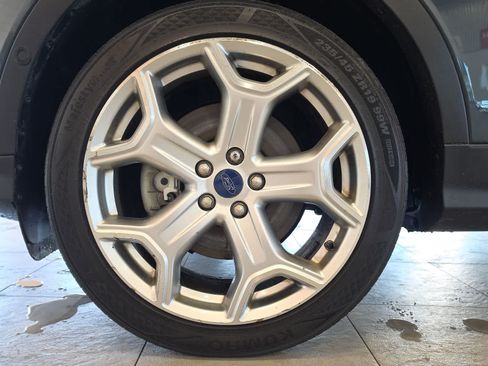 Used 2019 Ford Escape Titanium AWD/4WD image 13