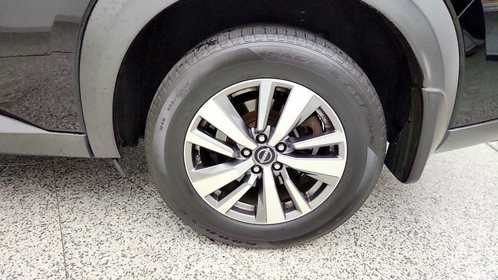 Used 2022 Nissan Pathfinder SL AWD/4WD image 9