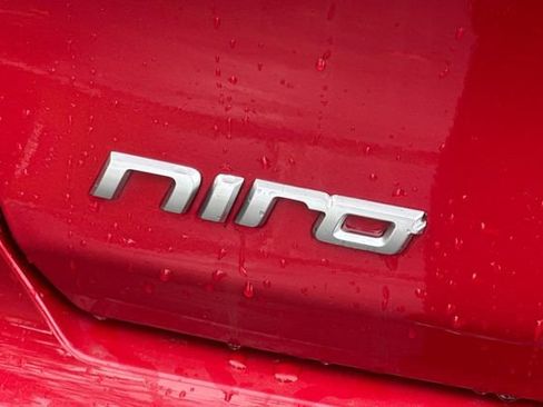 Used 2022 Kia Niro EX Premium image 47