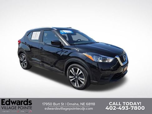 Used 2020 Nissan Kicks SV FWD image 1