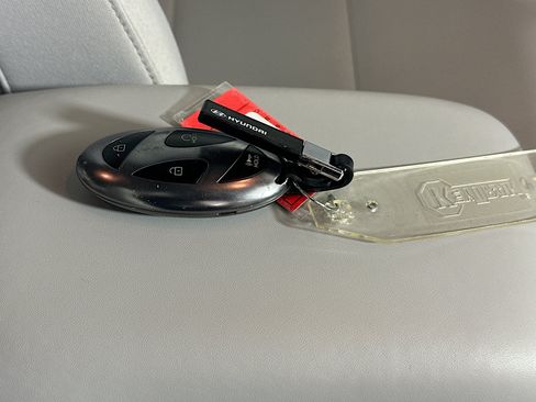 Used 2025 Hyundai Kona SE FWD image 33
