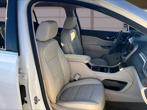 Used 2023 GMC Acadia Denali w/ Denali Ultimate Package image 7