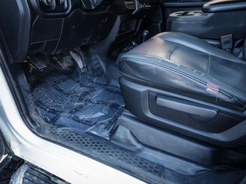 Used 2022 RAM 2500 Tradesman w/ Chrome Appearance Group image 14