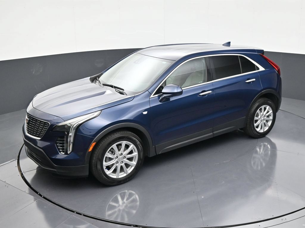 Certified 2021 Cadillac XT4 Luxury w/ Driver Awareness Package FWD image 12