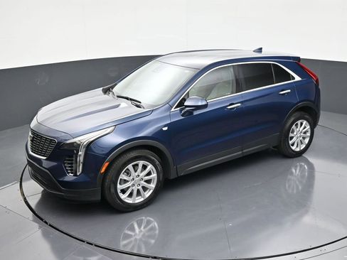 Certified 2021 Cadillac XT4 Luxury w/ Driver Awareness Package FWD image 12