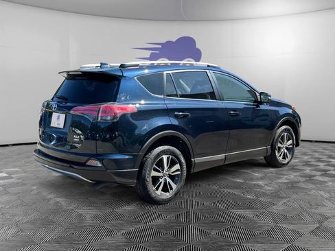 Used 2018 Toyota RAV4 XLE AWD/4WD image 5