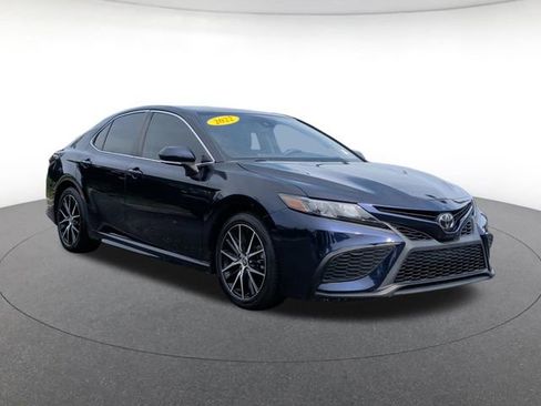 Used 2022 Toyota Camry SE w/ Convenience Package FWD image 8