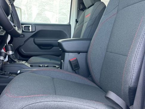 New 2025 Jeep Gladiator Rubicon w/ Convenience Group image 8