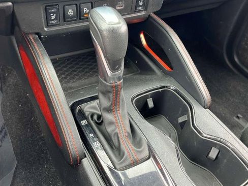 Used 2022 Nissan Frontier PRO-4X image 29