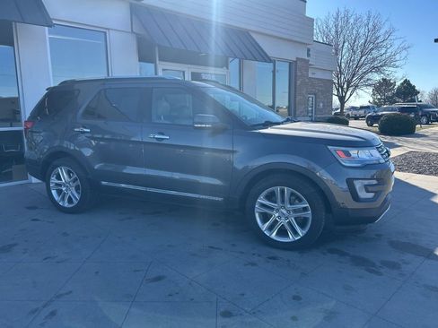 Used 2017 Ford Explorer Limited w/ Equipment Group 301A image 4