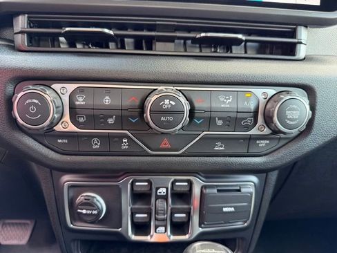 New 2026 Jeep Gladiator Sport image 22