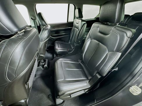 Used 2023 Jeep Grand Cherokee L Limited image 17