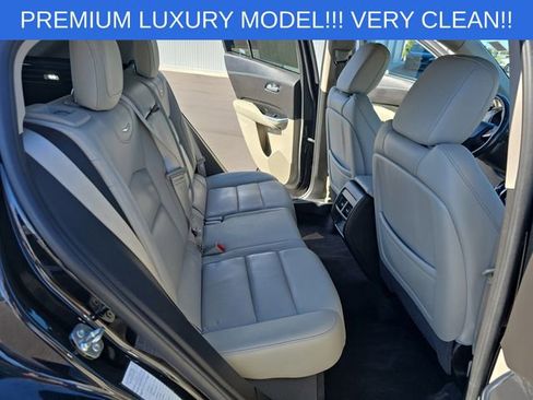 Used 2022 Cadillac XT4 Premium Luxury w/ Safety Alert Package AWD/4WD image 16