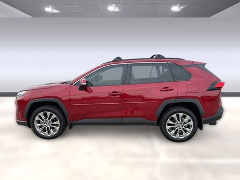 Used 2025 Toyota RAV4 XLE Premium image 2