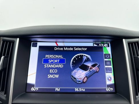 Used 2019 INFINITI Q50 Luxe w/ Essential Package (3.0T Luxe) RWD image 11