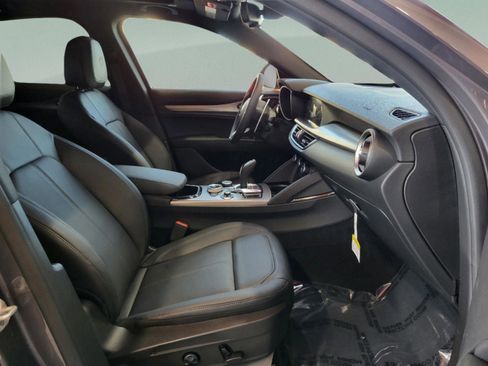 New 2025 Alfa Romeo Stelvio Sprint image 36
