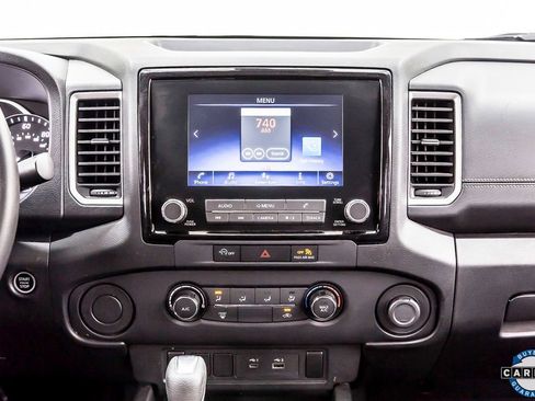 Used 2023 Nissan Frontier SV image 17