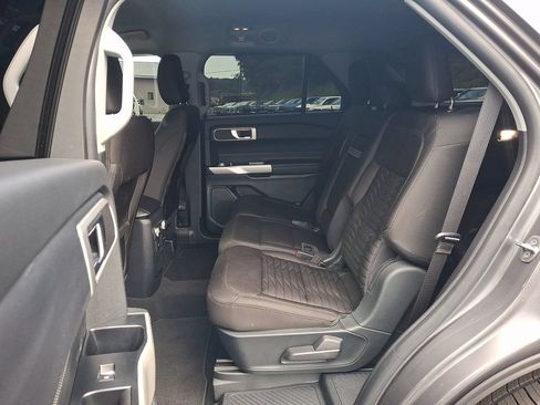 Used 2021 Ford Explorer XLT w/ Class III Trailer Tow Package AWD/4WD image 10